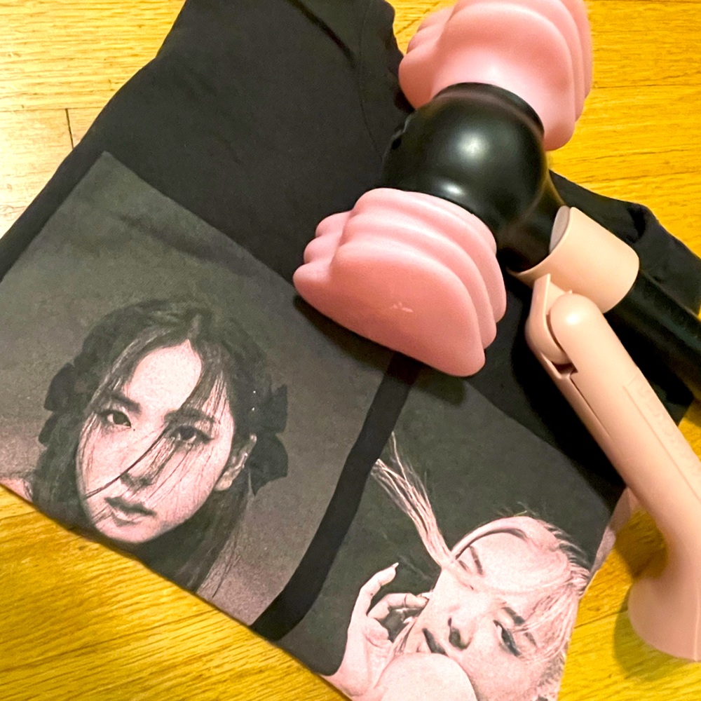 Black Pink tshirt and light stick bundle.